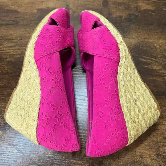 CHAPS Dakota Wedge Sandals 8 Pink Espadrille Peep Toe Eyelet Embroidered Chic - Picture 9 of 10